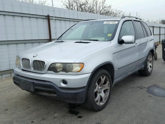 5UXFB33522LH39161 - 2002 BMW X5 4.4I SILVER photo 2