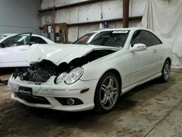 WDBTJ72H39F260939 - 2009 MERCEDES-BENZ CLK 550 WHITE photo 2