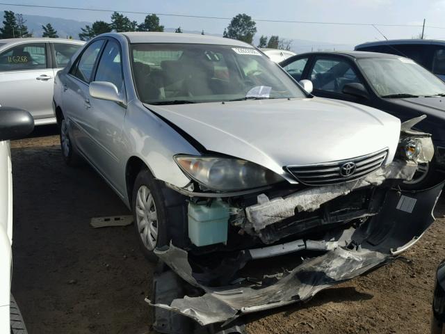 4T1BE32K15U613895 - 2005 TOYOTA CAMRY LE SILVER photo 1