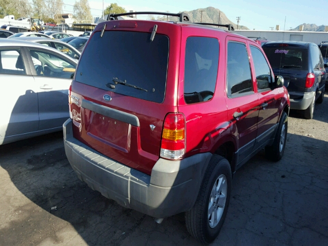 1FMYU03115KD53060 - 2005 FORD ESCAPE XLT RED photo 4