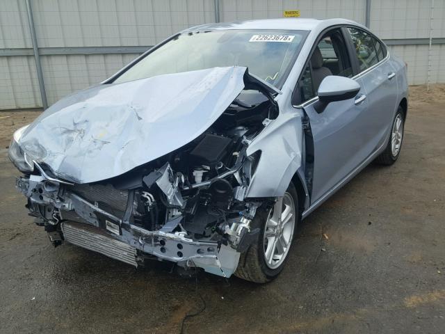 1G1BE5SM1H7148869 - 2017 CHEVROLET CRUZE LT SILVER photo 2