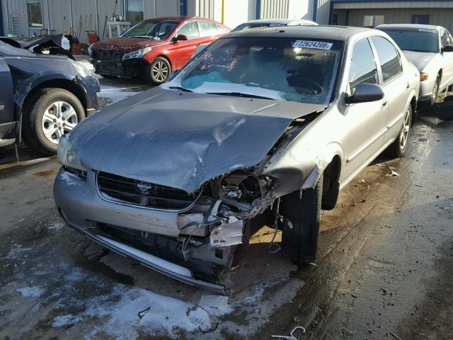 JN1CA31D51T832353 - 2001 NISSAN MAXIMA GXE SILVER photo 2