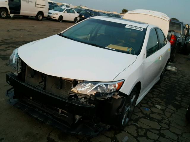 4T1BF1FK0EU807703 - 2014 TOYOTA CAMRY L WHITE photo 2