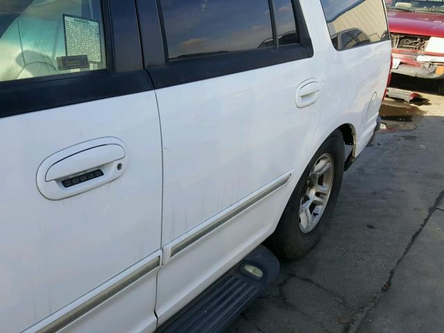 1FMEU15L32LA02731 - 2002 FORD EXPEDITION WHITE photo 9