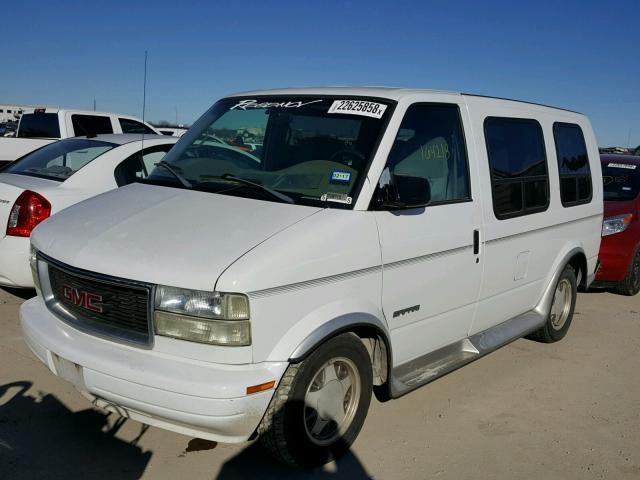 1GDDM19X12B504300 - 2002 GMC SAFARI XT WHITE photo 2