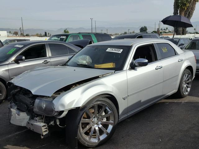 2C3LA73W86H421380 - 2006 CHRYSLER 300C SRT-8 SILVER photo 2