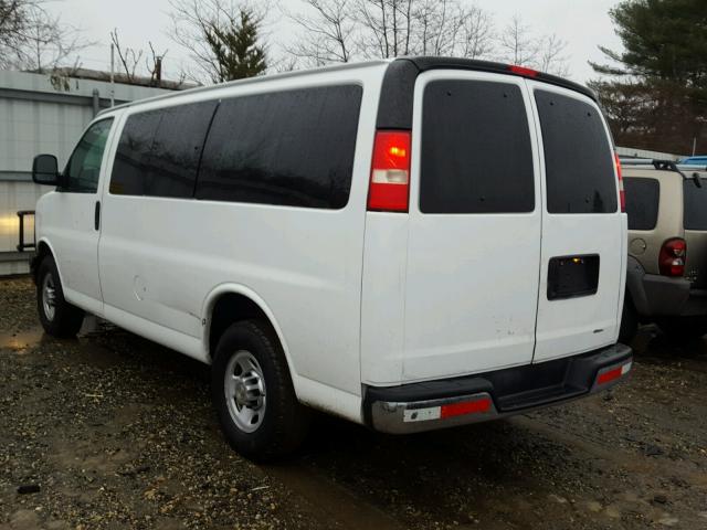 1GNZGXFA5C1124332 - 2012 CHEVROLET EXPRESS G3 WHITE photo 3