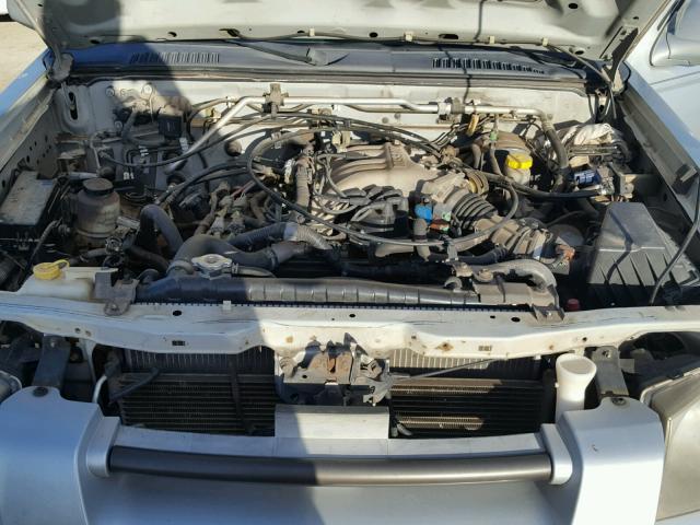 1N6ED26T61C310349 - 2001 NISSAN FRONTIER K SILVER photo 7