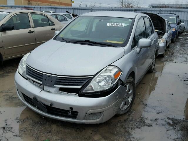 3N1BC11E27L416759 - 2007 NISSAN VERSA S SILVER photo 2