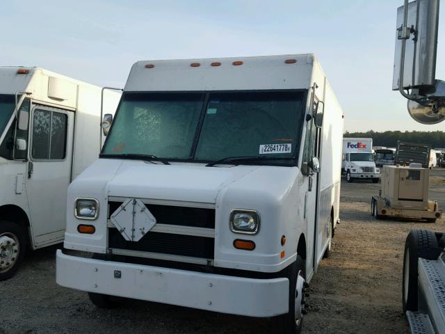 4UZA4FF41VC646476 - 1997 FREIGHTLINER CHASSIS M WHITE photo 2