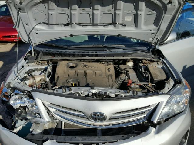 2T1BU4EE7DC977687 - 2013 TOYOTA COROLLA BA SILVER photo 7