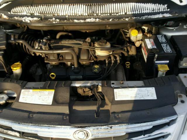 2C8GP64L75R197679 - 2005 CHRYSLER TOWN & COU SILVER photo 7