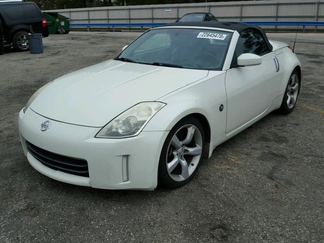 JN1AZ36A46M457247 - 2006 NISSAN 350Z ROADS WHITE photo 2