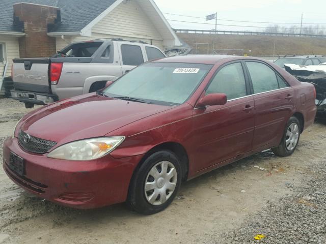 4T1BE32K52U014798 - 2002 TOYOTA CAMRY LE RED photo 2