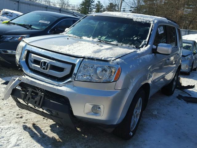 5FNYF4H59BB107299 - 2011 HONDA PILOT EXL SILVER photo 2