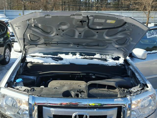 5FNYF4H59BB107299 - 2011 HONDA PILOT EXL SILVER photo 7