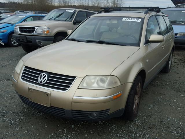 WVWVD63B22E098593 - 2002 VOLKSWAGEN PASSAT GLS GOLD photo 2