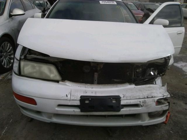 JN1CA21D9WT525902 - 1998 NISSAN MAXIMA GLE WHITE photo 7