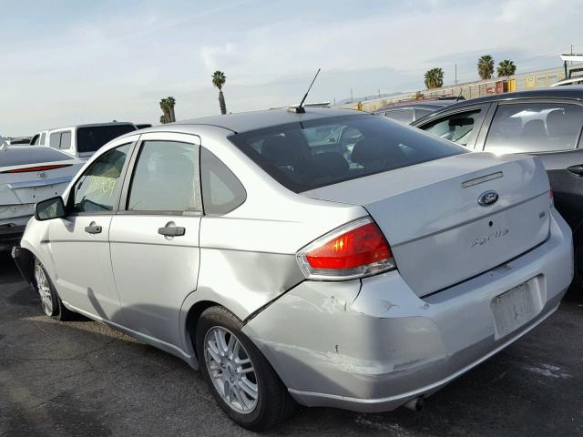 1FAHP35N99W241995 - 2009 FORD FOCUS SE SILVER photo 3