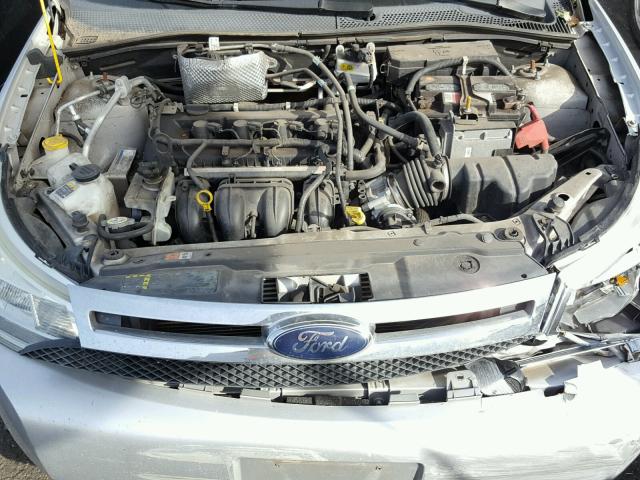 1FAHP35N99W241995 - 2009 FORD FOCUS SE SILVER photo 7