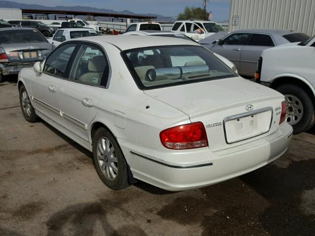 KMHWF35H12A670772 - 2002 HYUNDAI SONATA GLS WHITE photo 3