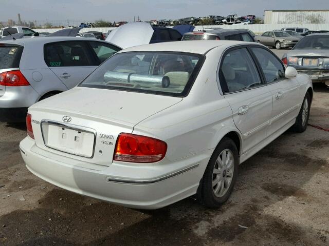 KMHWF35H12A670772 - 2002 HYUNDAI SONATA GLS WHITE photo 4