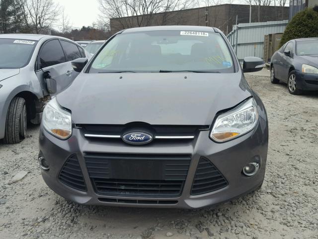 1FAHP3K21CL171556 - 2012 FORD FOCUS SE GRAY photo 9