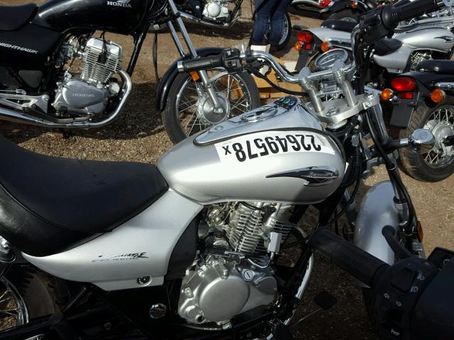 JKABNRA197DA20897 - 2007 KAWASAKI BN125 A SILVER photo 5