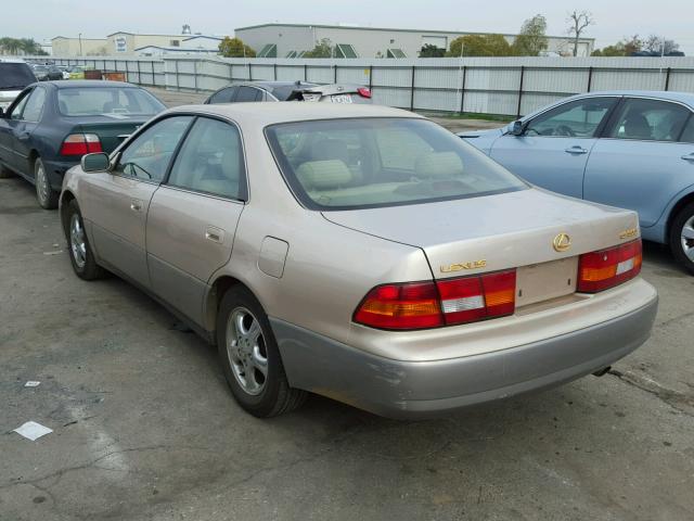 JT8BF28G7X5062804 - 1999 LEXUS ES 300 GOLD photo 3