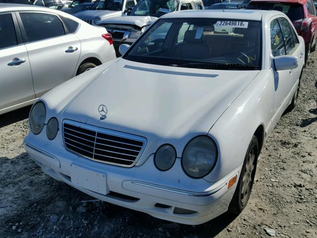 WDBJF65J91B205215 - 2001 MERCEDES-BENZ E 320 WHITE photo 2