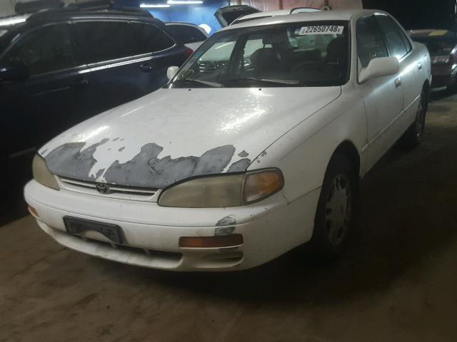 4T1GK13E9SU859021 - 1995 TOYOTA CAMRY XLE WHITE photo 2