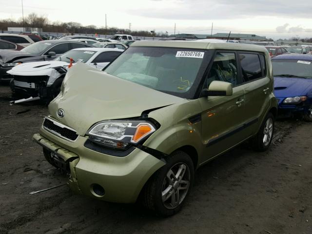 KNDJT2A23B7307180 - 2011 KIA SOUL + GREEN photo 2