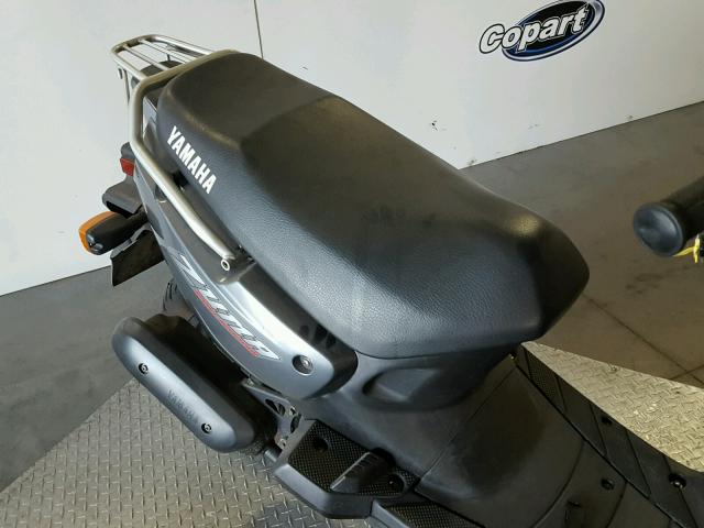 LPRSA20A95A611795 - 2005 YAMAHA YW50 AP ZU GRAY photo 6