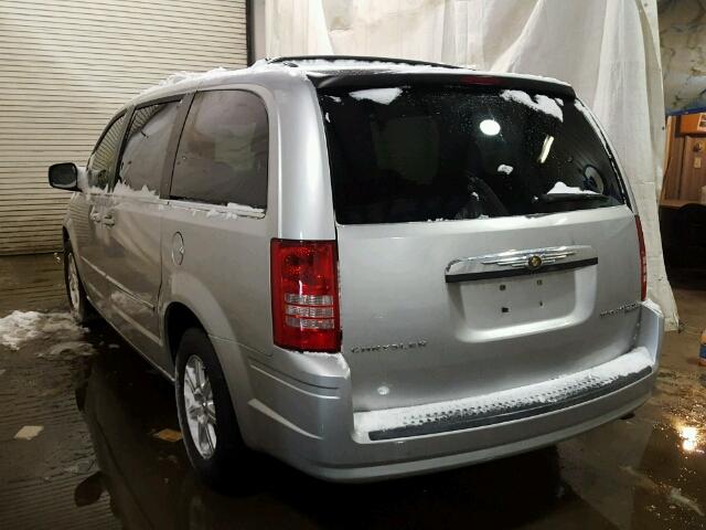 2A4RR5D1XAR352517 - 2010 CHRYSLER TOWN & COU SILVER photo 3