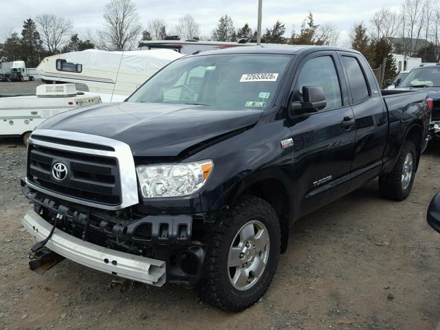 5TFUY5F14DX304002 - 2013 TOYOTA TUNDRA DOU BLACK photo 2