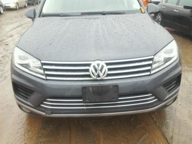 WVGEF9BP5FD007414 - 2015 VOLKSWAGEN TOUAREG V6 GRAY photo 7