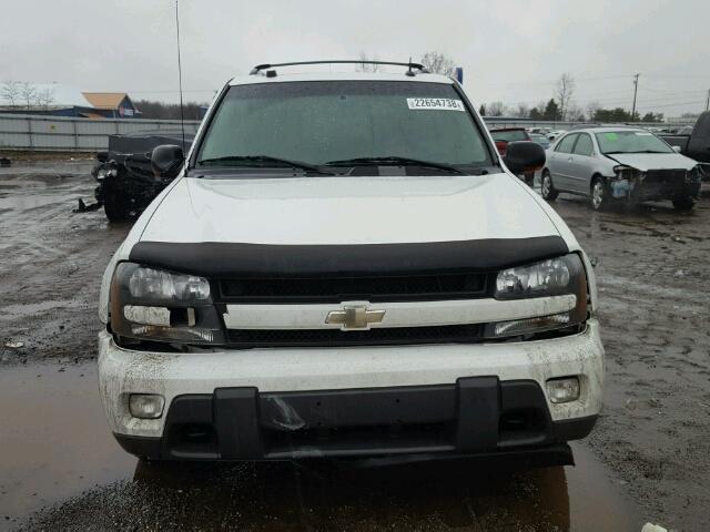 1GNDT13S952254272 - 2005 CHEVROLET TRAILBLAZE WHITE photo 9