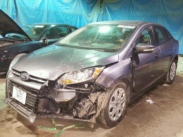 1FADP3F2XDL165345 - 2013 FORD FOCUS SE GRAY photo 2