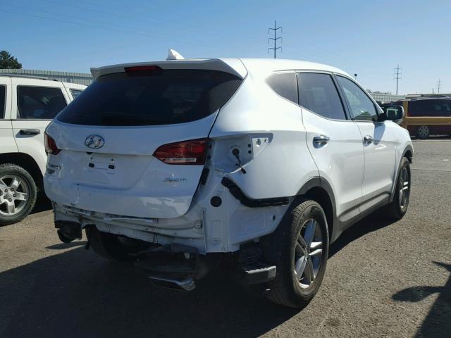 5NMZT3LBXHH035721 - 2017 HYUNDAI SANTA FE S WHITE photo 4