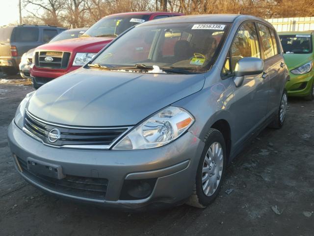 3N1BC1CP6BL441963 - 2011 NISSAN VERSA S GRAY photo 2