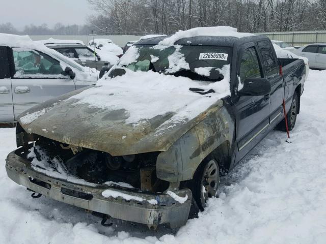 1GCEC19X15Z221046 - 2005 CHEVROLET SILVERADO BLACK photo 2