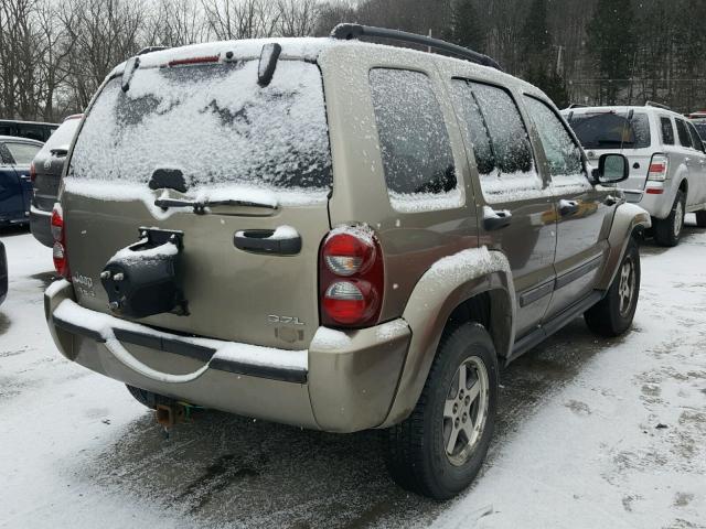 1J4GL38K35W641493 - 2005 JEEP LIBERTY RE BEIGE photo 4