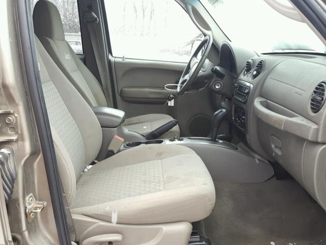 1J4GL38K35W641493 - 2005 JEEP LIBERTY RE BEIGE photo 5