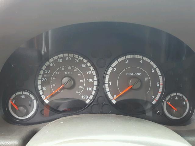 1J4GL38K35W641493 - 2005 JEEP LIBERTY RE BEIGE photo 8