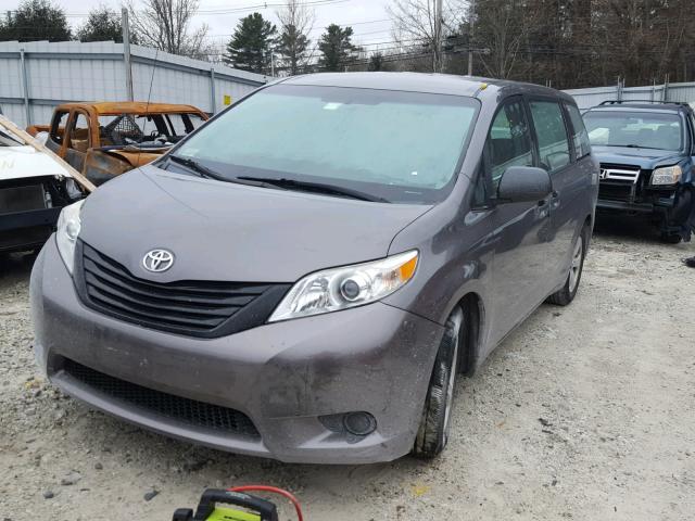 5TDZK3DC0BS006534 - 2011 TOYOTA SIENNA BAS GRAY photo 2