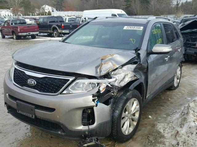 5XYKUDA76FG640670 - 2015 KIA SORENTO EX GRAY photo 2