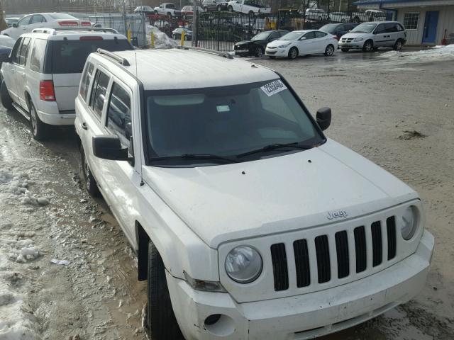 1J8FT28087D397647 - 2007 JEEP PATRIOT SP WHITE photo 9