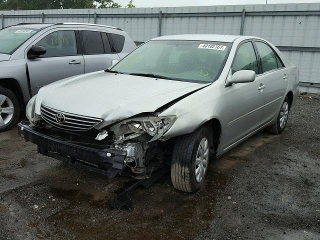 4T1BE30K45U972726 - 2005 TOYOTA CAMRY LE SILVER photo 2