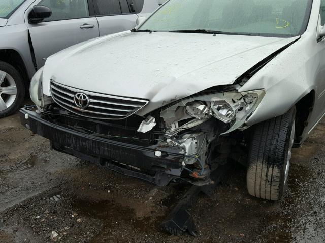 4T1BE30K45U972726 - 2005 TOYOTA CAMRY LE SILVER photo 9