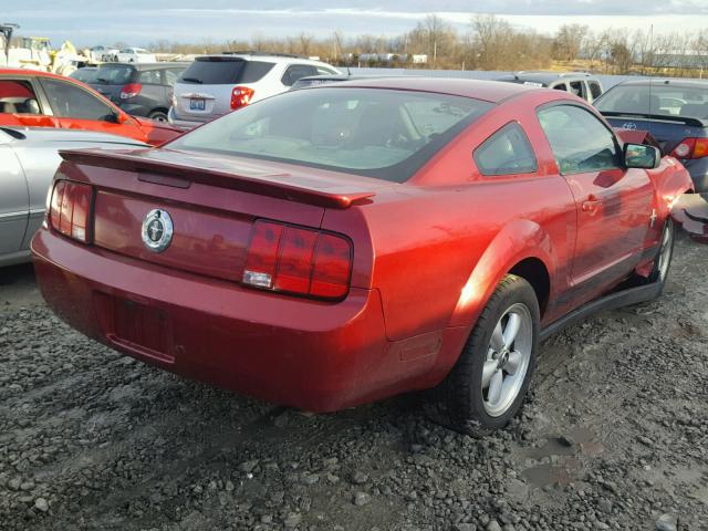 1ZVFT80N575357633 - 2007 FORD MUSTANG RED photo 4